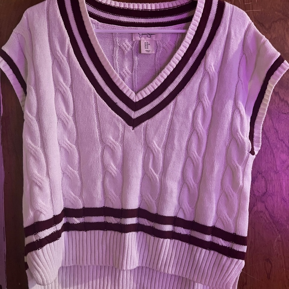 Jessica Simpson V-Neck Cable Knit Sweater Vest - Purple and White
